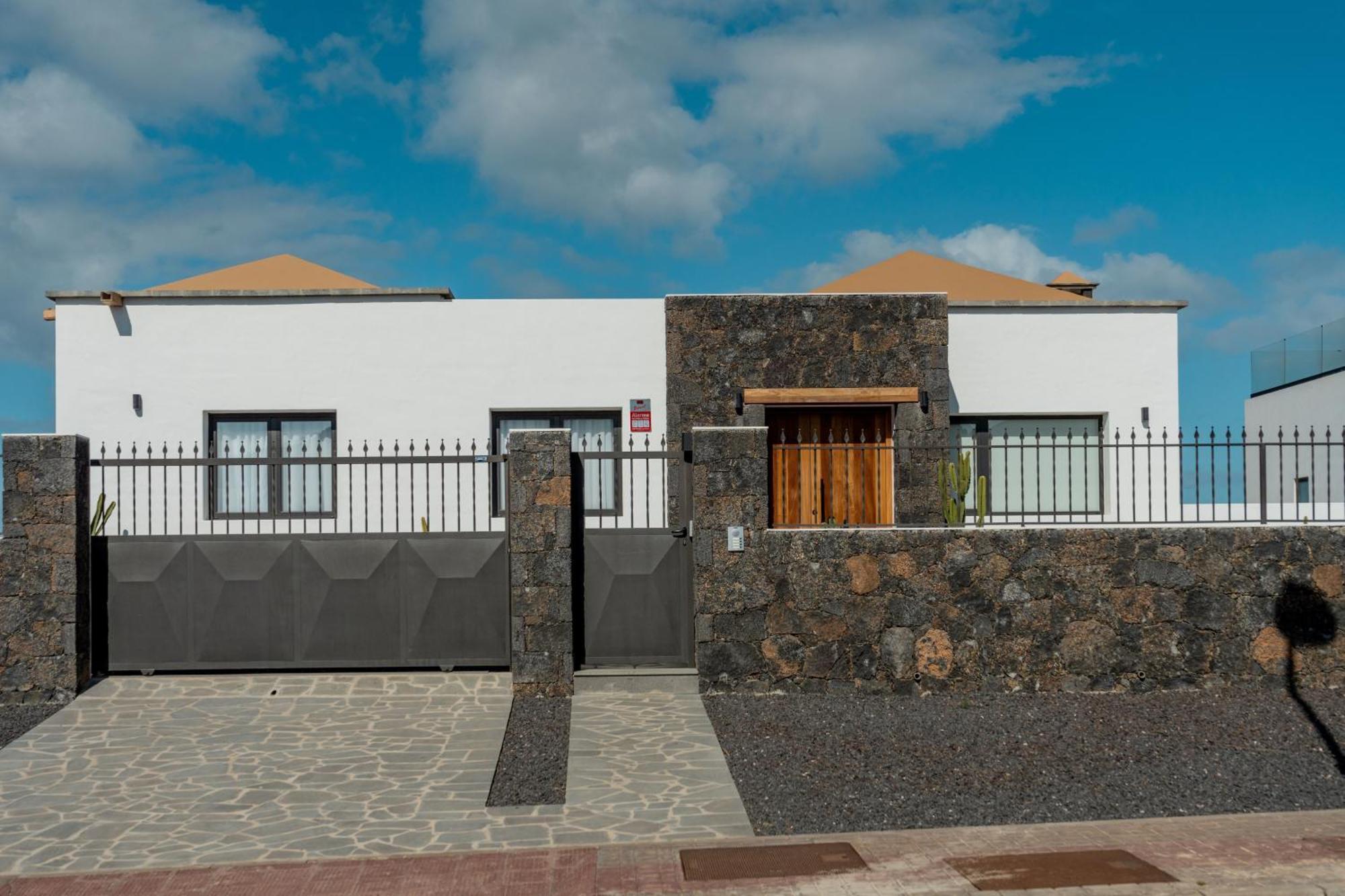 Seascape Heated Pool, Air-Con, View, Adult Only Apartment Corralejo Ngoại thất bức ảnh